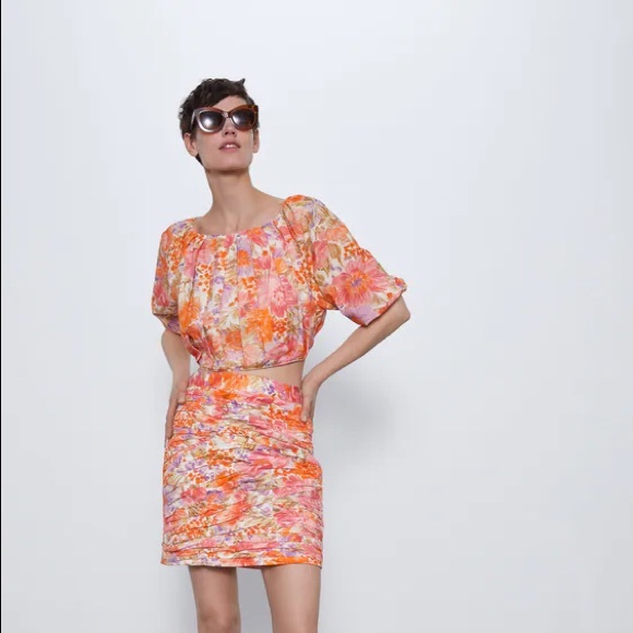 Zara Floral Pleated Bubble Top - Picture 2 of 4